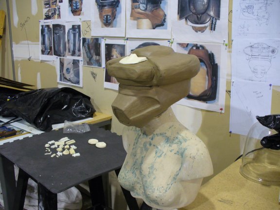 boushh_helm18sm.jpg